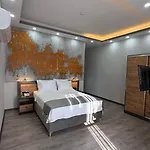 Zeus Hotel