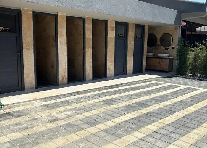 Zeus מלון קוסדסי