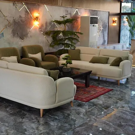 Zeus Hotel *